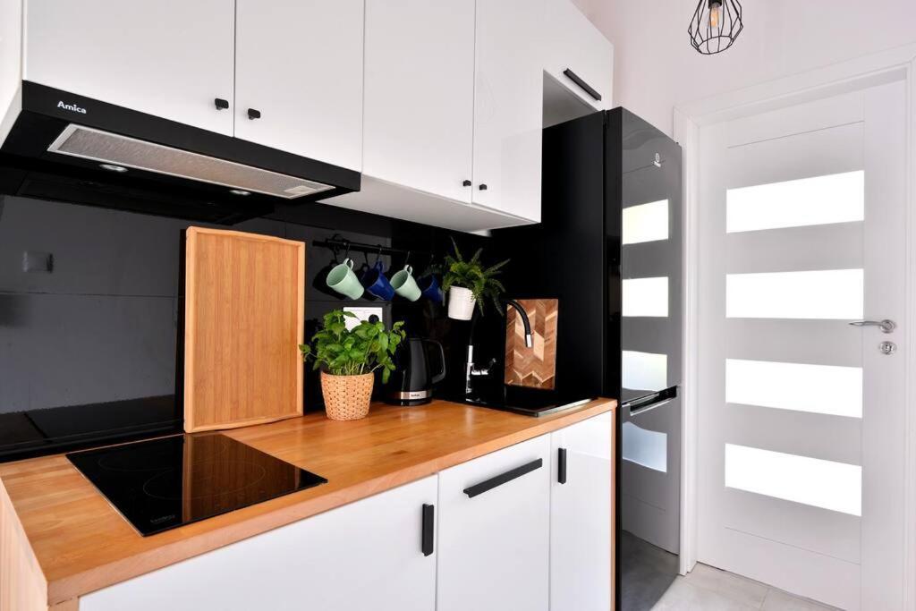 Saska Kepa -Ul. Francuska 2' Min Apartment Varşovia Exterior foto
